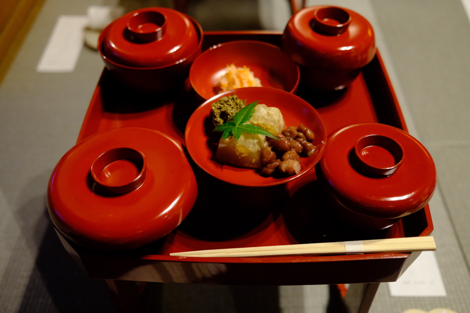 暦と暮らす呉西の食「報恩講料理」 | D&DEPARTMENT