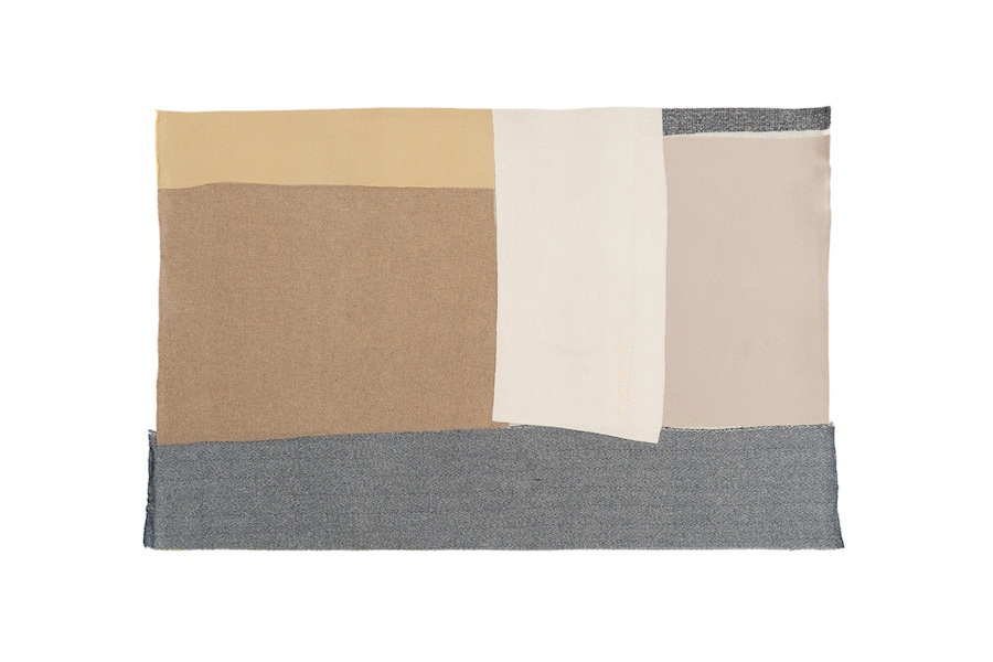 尾州産のウール生地を再利用した 一点もののラグマットRUG LIFESTOCK