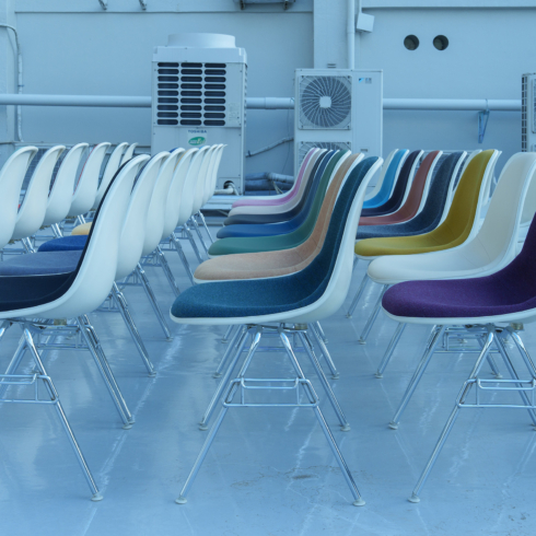 Herman Miller side shell chair Distributed by D&DEPARTMENT PROJECT
